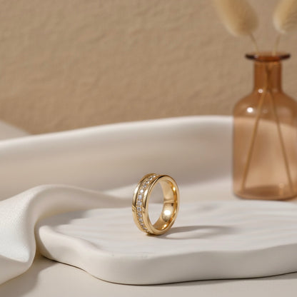 Lumière Band Ring